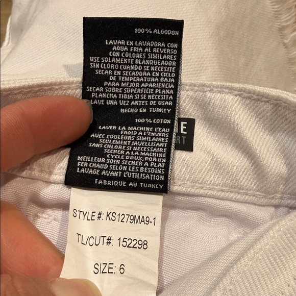 Kut from the Kloth Frayed Hem White Jean Shorts High Rise Size 6 - Picture 7 of 7